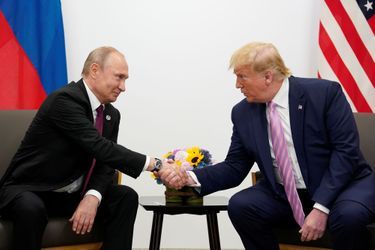 Vladimir Poutine et Donald Trump lors du sommet du G20 à Osaka au Japon.