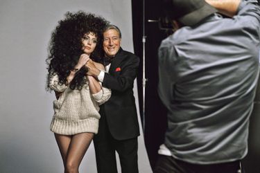 Lady Gaga et Tony Bennett posant pour la campagne H&M de Noël.