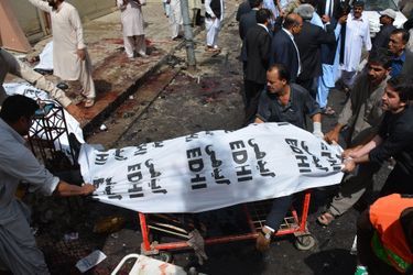 L&#039;attentat a visé une foule en deuil massée devant l&#039;Hôpital civil de Quetta.