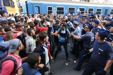 Chaos en gare de Budapest  - Afflux de migrants