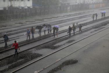 Au moins cinq personnes ont été tuées dans les inondations à Bombay, en Inde.