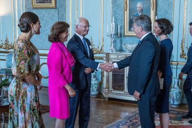 La princesse Victoria, la reine Silvia et le roi Carl XVI Gustaf de Suède avec le couple présidentiel de Finlande à Stockholm, le 24 août 2017