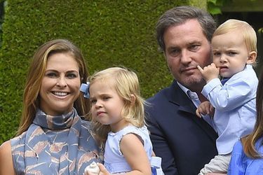 La princesse Madeleine et son époux Chris O&#039;Neill portent leurs enfants, Leonore et Nicolas