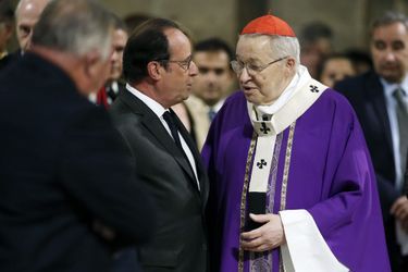 François Hollande avec Mgr Vingt-Trois, mercredi soir.