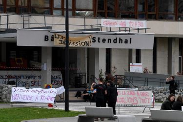 Des étudiants avaient bloqué l'entrée de l'Université Grenoble-Alpes (UGA) au printemps dernier.