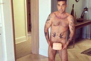 Robbie Williams nu sur l&#039;Instagram de sa femme Ayda Field