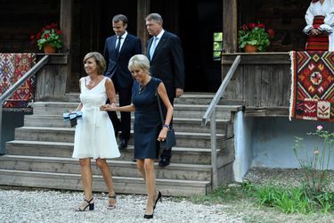 Brigitte Macron et Carmen Iohannis visitent le musée du village roumain «Dimitrie Gusti».