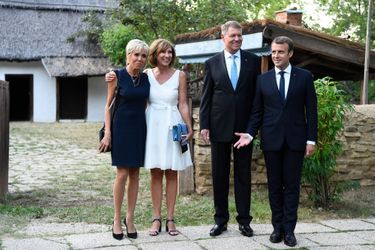 Les deux couples présidentiels ont visité le musée du village roumain «Dimitrie Gusti».