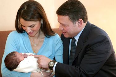 Rania avec le roi Abdallah et le prince Hashem en 2005