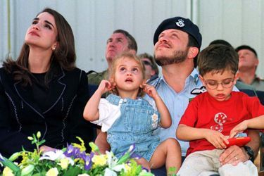 Rania avec le roi Abdallah et le prince Hussein, la princesse Iman en 1999