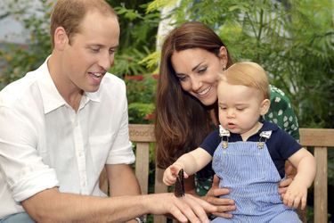 Kate, William et Baby George pour le premier anniversaire du petit prince. 