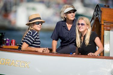 L&#039;ex-reine Beatrix des Pays-Bas avec ses belles-filles la reine Maxima et la princesse Mabel au Sail Amsterdam, le 22 août 2015
