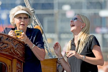 L&#039;ex-reine Beatrix des Pays-Bas et la princesse Mabel au Sail Amsterdam, le 22 août 2015