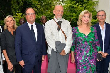  Claire Chazal, François Hollande, John Malkovich, Dominique Ouattara et Philippe Besson au Festival d&#039;Angoulême mardi.