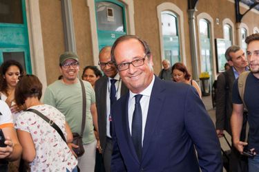 François Hollande à la gare d&#039;Angoulême.