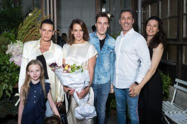 Stéphanie de Monaco, Pauline Ducruet, Louis Ducret, Daniel Ducret avec sa femme Kelly-Marie et sa fille Linoué au défilé Alter à Paris le 18 juin 2019.