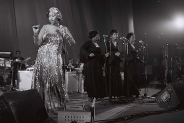Aretha Franklin en concert à Paris en 1977. 