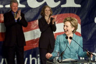 Bill, Hillary et Chelsea Clinton, en novembre 2000.