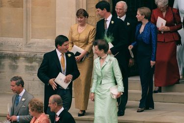 La princesse Anne suivie de son second mari Timothy Laurence et de sa fille Zara Phillips à Windsor, le 19 juin 1999