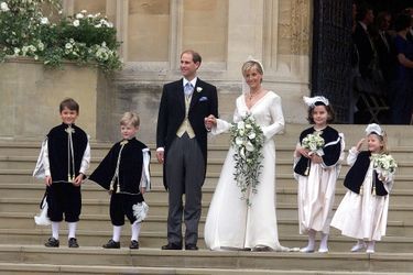 Sophie Rhys-Jones et le prince Edward le jour de leur mariage à Windsor, le 19 juin 1999