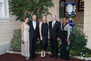 La princesse Charlène et le prince Albert II de Monaco avec Jaina Lee Ortiz, Greg Germann et Kelly McCreary, à Monaco le 16 juin 2019