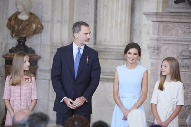 Les princesses Leonor et Sofia avec la reine Letizia et le roi Felipe VI d'Espagne à Madrid, le 19 juin 2019