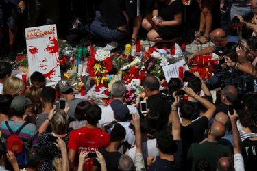 Les Espagnols sont sous le choc des attaques terroristes survenues jeudi. 