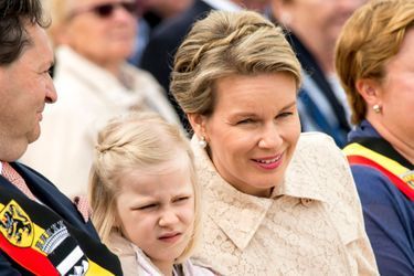 La reine Mathilde de Belgique et la princesse Eléonore, le 12 juillet 2015