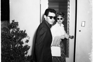Eddie Fisher et Debbie Reynolds chez Elizabeth Taylor après le décès de Michael Todd, en mars 1958.