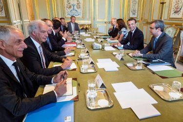 Emmanuel Macron a reçu les partenaires sociaux à l&#039;Elysée, mardi.