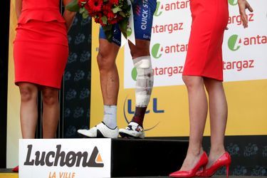 Sur le podium, la blessure de Philippe Gilbert était visible à l'oeil nu.