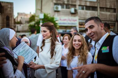La reine Rania de Jordanie et la princesse Iman à Amman, le 16 août 2015
