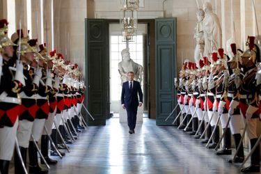 Emmanuel Macron arrive au château de Versailles, lundi, avant son discours devant le Congrès.
