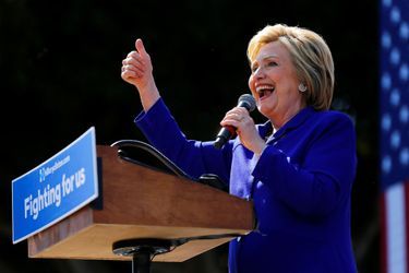 Hillary Clinton à Long Beach, lundi soir. 