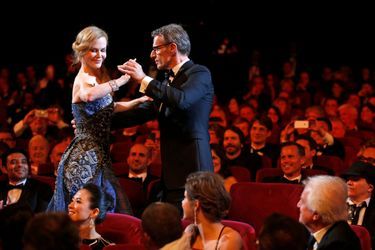 Un moment magique de la cérémonie d&#039;ouverture: Lambert Wilson qui danse la Rumba avec Nicole Kidman.