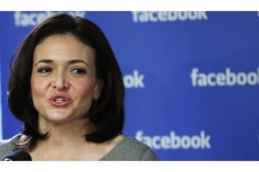 Si le célèbre Mark Zuckerberg est toujours le patron de Facebook, Sheryl Sandberg, 42 ans, tient les rênes de la société, avec la responsabilité des activités commerciales du réseau social.
