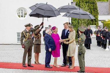 La reine Maxima et le roi Willem-Alexander des Pays-Bas accueillis par le couple présidentiel à Dublin, le 12 juin 2019
