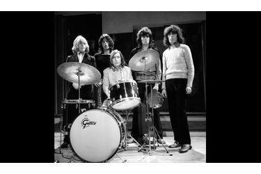 Novembre 1968. Les Stones sont photographiés autour du batteur Charlie Watts lors d&#039;une répétition pour l&#039;émission «Frost On Sunday», diffusée sur la télévision britannique. Cette année-là, c&#039;est «Jumpin&#039; Jack Flash» qui casse la baraque.