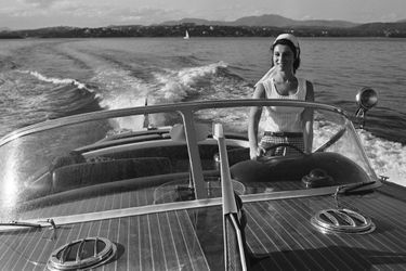Lors d&#039;une journée en mer aux commandes de son bateau en 1965