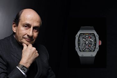 Richard Mille, créateur de la marque, porte ici l'un de ses modèles. la RM016 exra plate en titane, 71 000 euros.