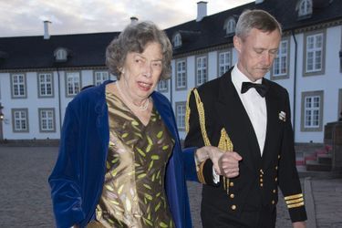 La princesse Elisabeth de Danemark se rend au dîner des 75 ans de sa cousine la reine Margrethe II, le 16 avril 2015