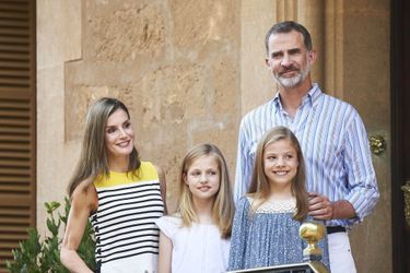 La reine Letizia, le roi Felipe et leurs filles Leonor et Sofia rayonnent de bonheur à Palma de Majorque.
