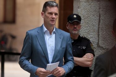 Inaki Urdangarin quitte le tribunal de Palma de Majorque avec sa sentence, le 13 juin 2018