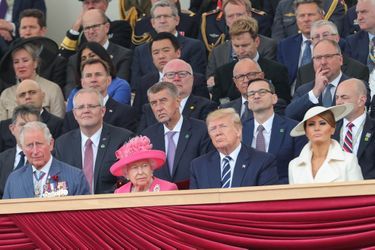 Au premier rang, le prince Charles, Elizabeth II, Donald et Melania Trump. 