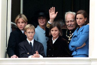 Charlotte Casiraghi avec la famille princière le 19 novembre 1997
