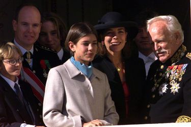 Charlotte Casiraghi avec la famille princière le 19 novembre 1999