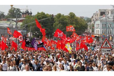 La manifestation anti-gouvernementale de ce 12 juin a rassemblé « plus de 100 000 personnes » selon les organisateurs contre « près de 18 000 » d’après la police. 