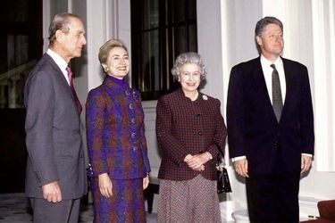 La reine Elizabeth II avec le président des Etats-Unis Bill Clinton à Buckingham Palace, le 29 novembre 1995
