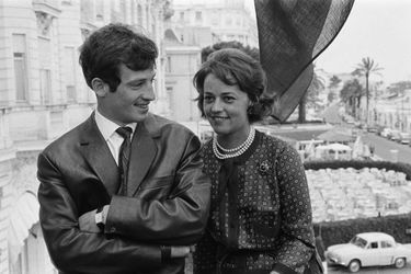 1960. Avec Jean-Paul Belmondo, à Cannes, pour le film &quot;Moderato Cantabile&quot; de Peter Brook.