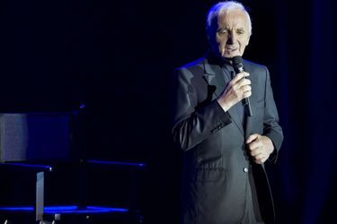 Charles Aznavour en concert à Prague le 6 avril 2016.